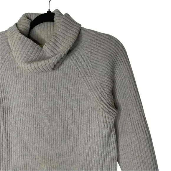 ARITZIA WILFRED FREE Lin Grey Turtleneck Long  Sleeve Sweater 100% Wool Size XS - Picture 4 of 7